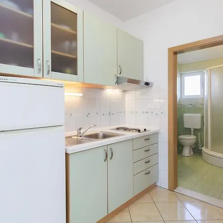 Enio Apartment Murter