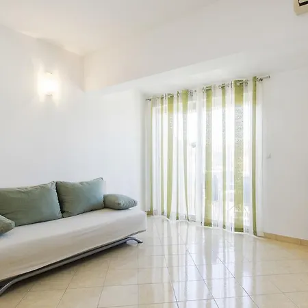 Enio Apartment *