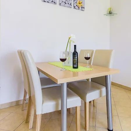 Enio Apartment