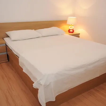 Apartment Enio Murter