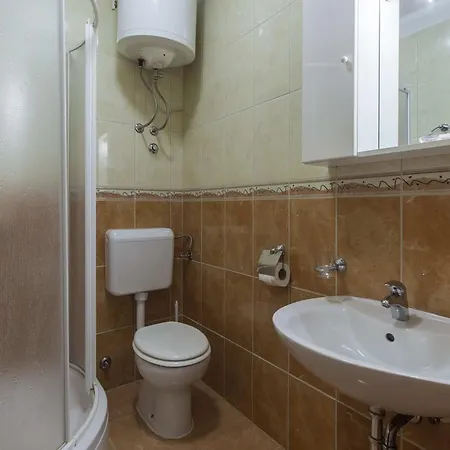 Enio Apartment