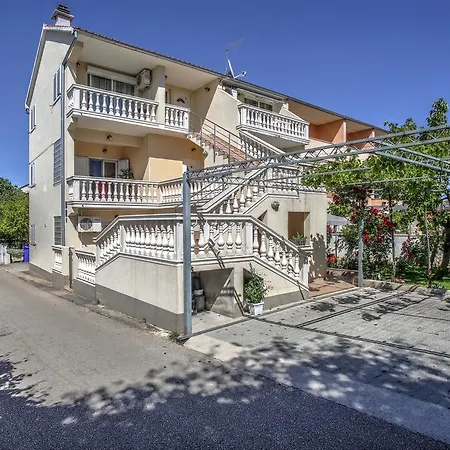 Apartment Enio *